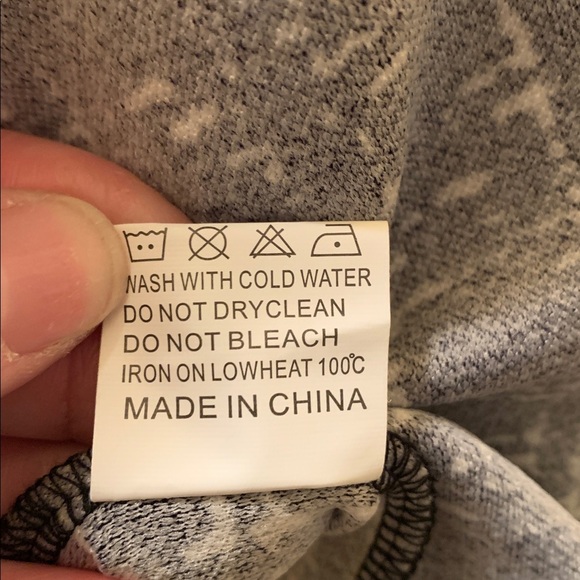 Chic Black and White Print Jacket with Clear bands in the cuff region NWOT - Picture 11 of 11